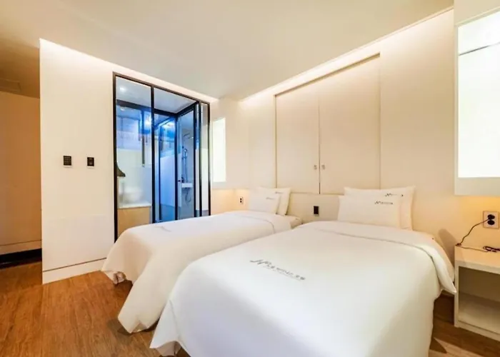Noel Business Hotel