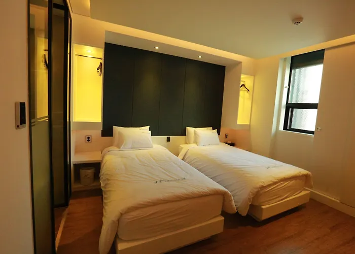 Noel Business Hotel 2*