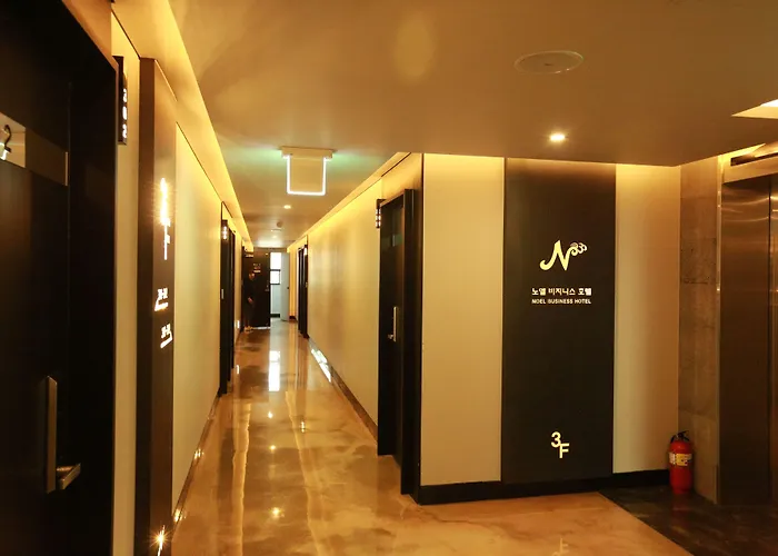 Noel Business Hotel 2*